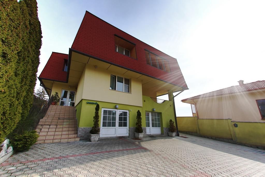 Penzion Tofi Nitra Exterior foto
